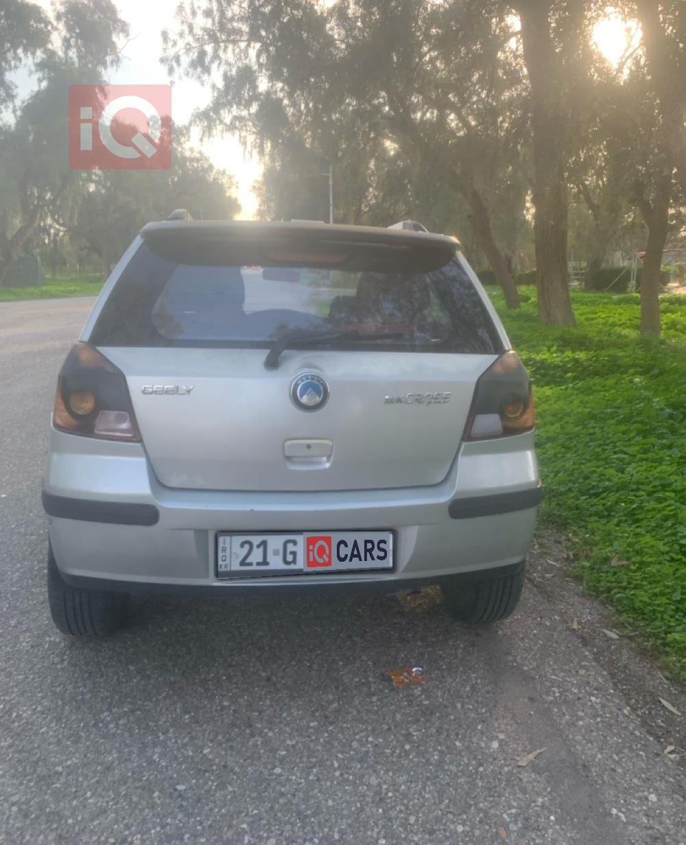 جيلي MK كروس